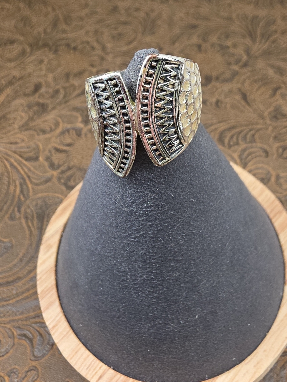 Vintage Silver Western Aztec Textured Geometric Artisan Tribal Band Ring